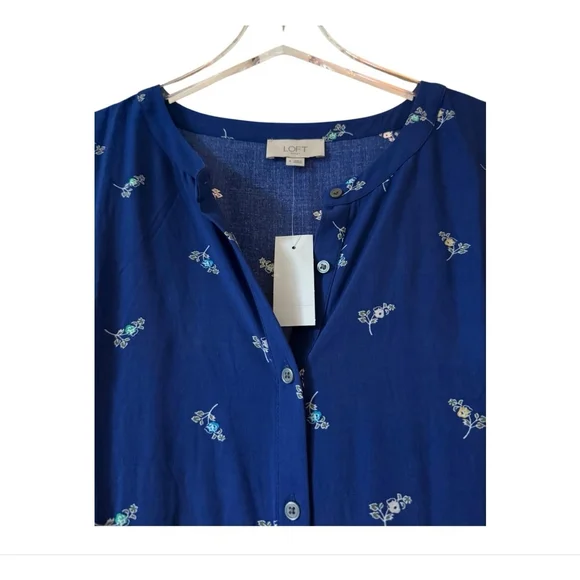 NWT Women's LOFT Outlet Blue Floral Button Front Belted Shirt Dress Size 4 - Picture 3 of 13